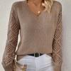 Женский осенне-зимний вязаный свитер с ажурной отделкой и длинными рукавами и V-образным вырезом