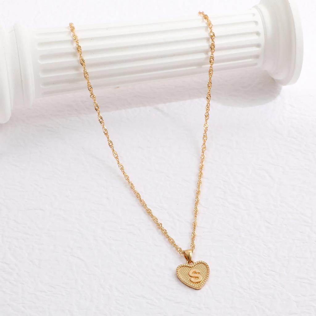 A-Z 26 Initials Name Necklaces Heart Pendant Letter Alphabets Necklace for Women 2023 Female Choker Chains Jewelry Trendy Gifts