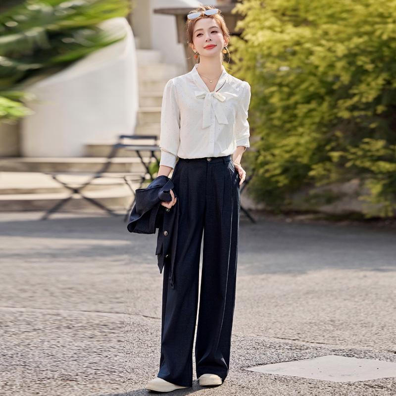 Женский модный костюм Весна 2025: Стильный комплект: рубашка, джинсовый жилет и брюки широкого кроя YF2551