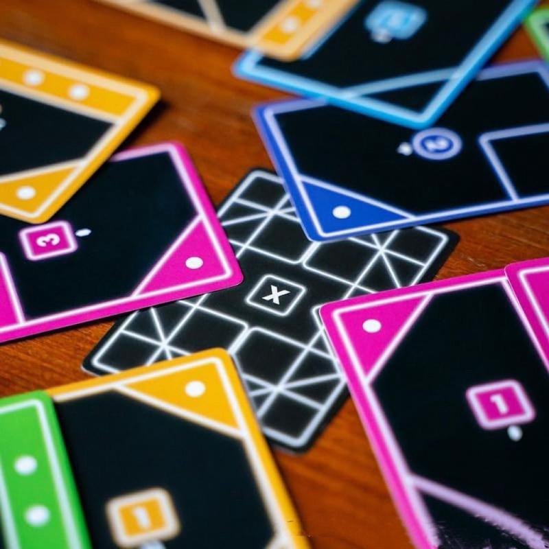 1 Набор Настольная игра Tacta 2-6 игроков Быстрая карточная игра Веселая стратегия Сопоставление форм Вечеринка Семейные посиделки Досуг Карты