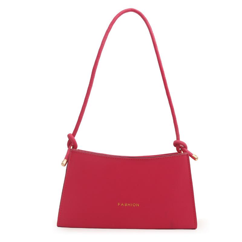 Модная повседневная маленькая квадратная сумка через плечо для женщин, нишевый дизайн, летняя новая тенденция 2024 года, простая сумка через плечо для женщин