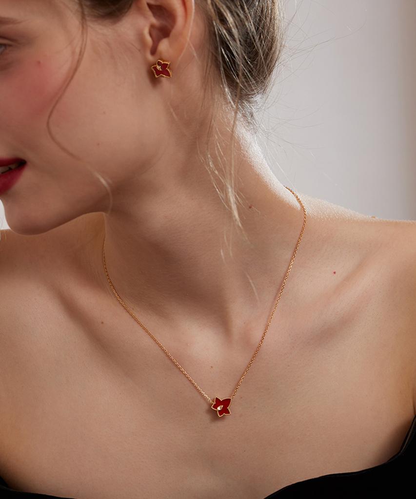 Lola Rose Ivy Carnelian Bead Pendant Necklace