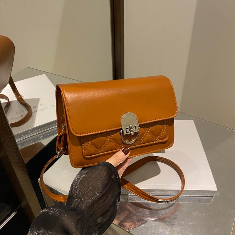 Маленькая сумка из ромбовидной вышивальной нити женская 2025 новая летняя в зарубежном стиле универсальная сумка-мессенджер на плечо маленькая квадратная сумка