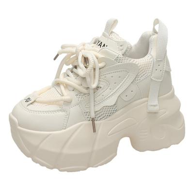 Модные женские кроссовки на высокой платформе 9 см с нескользящей подошвой 2024 года, весенние вулканизированные туфли, повседневная обувь из кожи с толстой подошвой, массивные спортивные кроссовки для папы