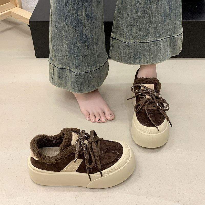 Platform Bread Shoes Women's 2025 Winter New Heightening Muffin Piled Warm Wool Cotton Shoes Casual Sports Board Shoes