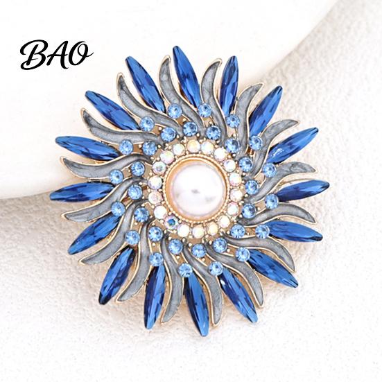 Rhinestone Floral Badge Retro Sunflower Brooch Pin, Lapel Pin with Faux Bag Accessory Pearl, Metal Flower for Women, Clothing Accessories Daily Wear