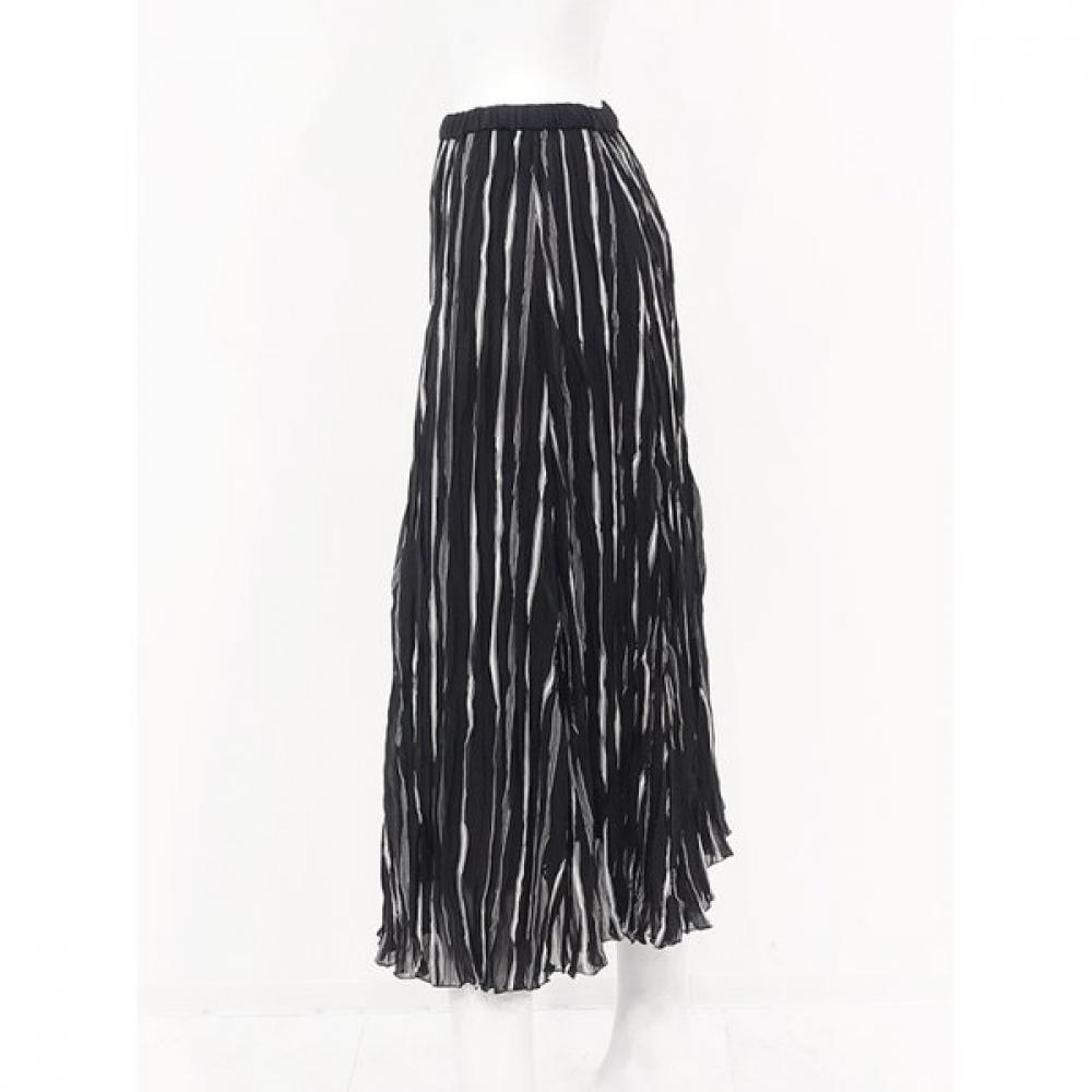 Specchio Long Skirt With Wrinkle Pattern 451 246