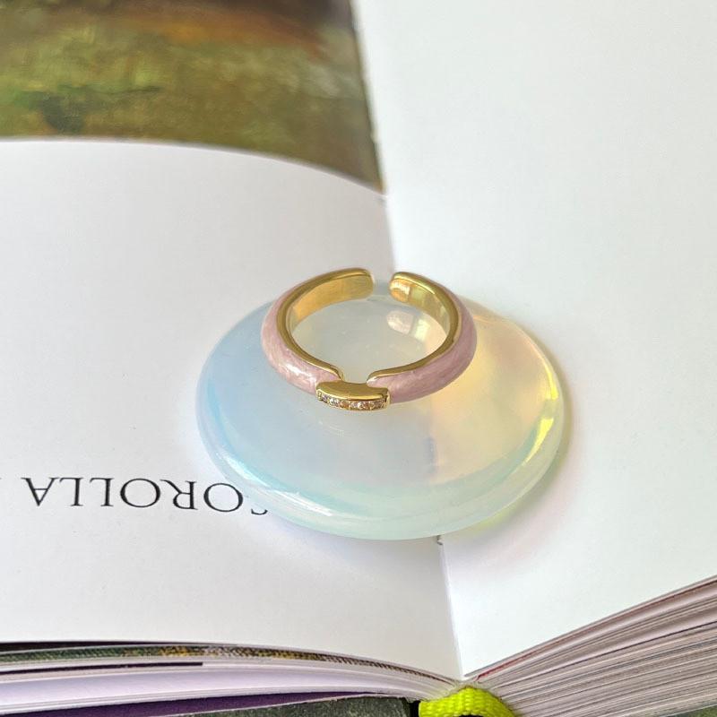 Exquisite Butterfly Decorative Ring For Women Unique Design With Pearl Enamel And Gemstones