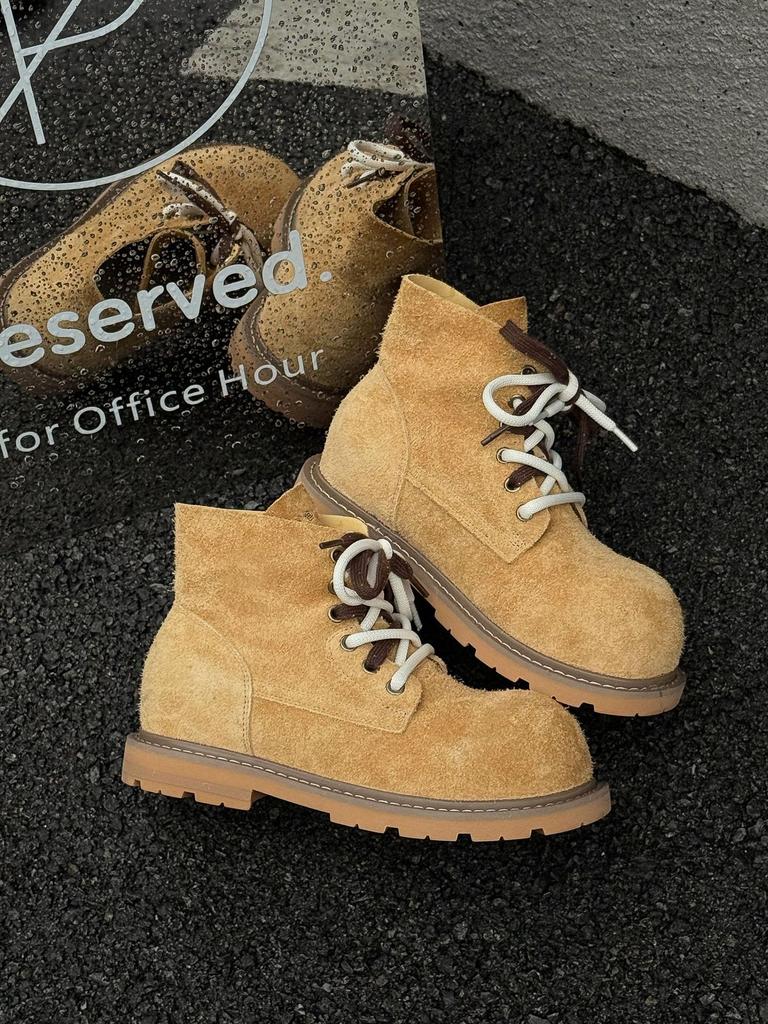 Мода 2025 Осень и Зима Новые Сапоги с Высоким Голенищем Мягкая Кожа Мягкая Подошва Ретро Женские Короткие Сапоги Рабочие Ботинки