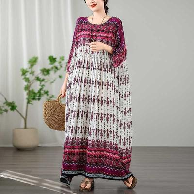 Плюс прикрытое тонкое длинное платье с V-образным вырезом