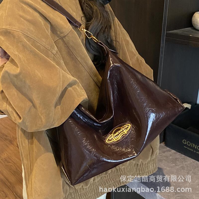 Женская сумка-тоут большой вместимости 2025 новая модная простая ретро-дизайн для выхода, для поездок на работу, на плечо, сумка-мессенджер