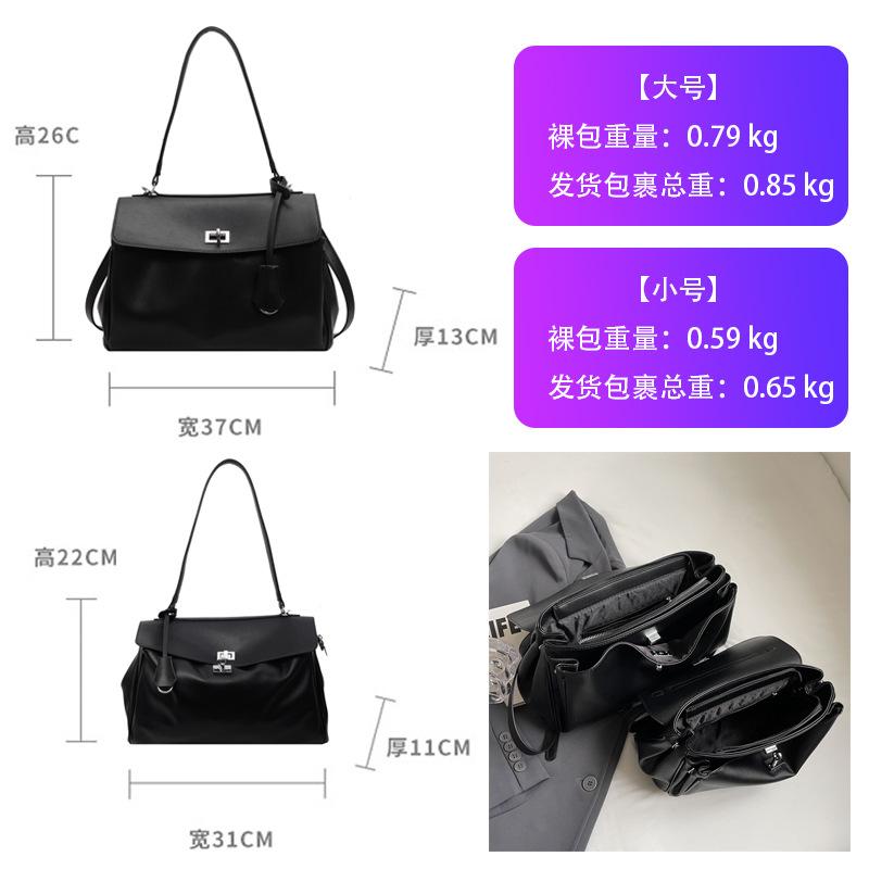 Портативная платиновая сумка женская новая трендовая корейская нишевая сумка под мышку высококлассное чувство большая вместимость сумка для通勤 женская