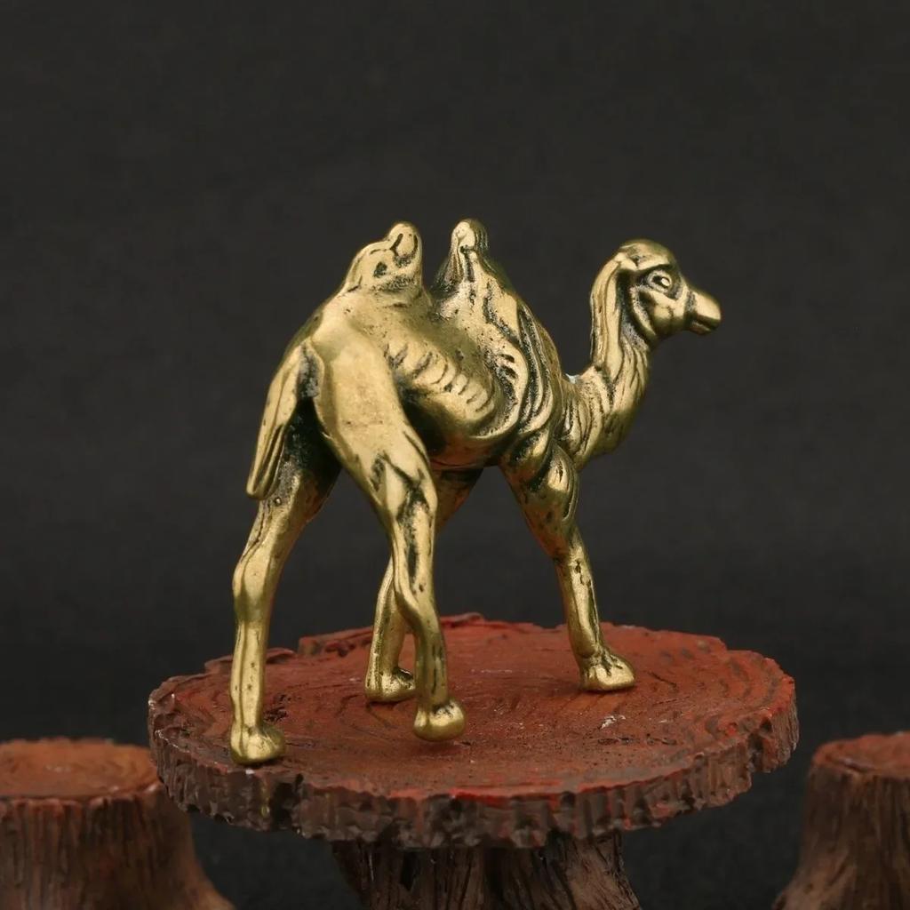 1Pcs Creative Copper Plated Camel Ornaments Office Desktop Tea Pet Ornaments Crafts Gifts Hand Playing Items