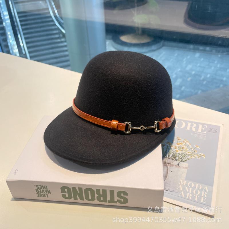 Autumn and winter leather buckle straps woolen equestrian hat showing small face elegant retro short brim British style simple versatile top hat