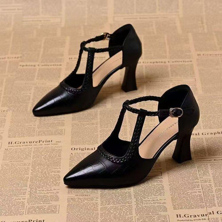 Pointed Sandals Women's 2025 Summer New Temperament Thin Korean Version Versatile Hollow Sandals Thick Heel Soft Sole High Heels