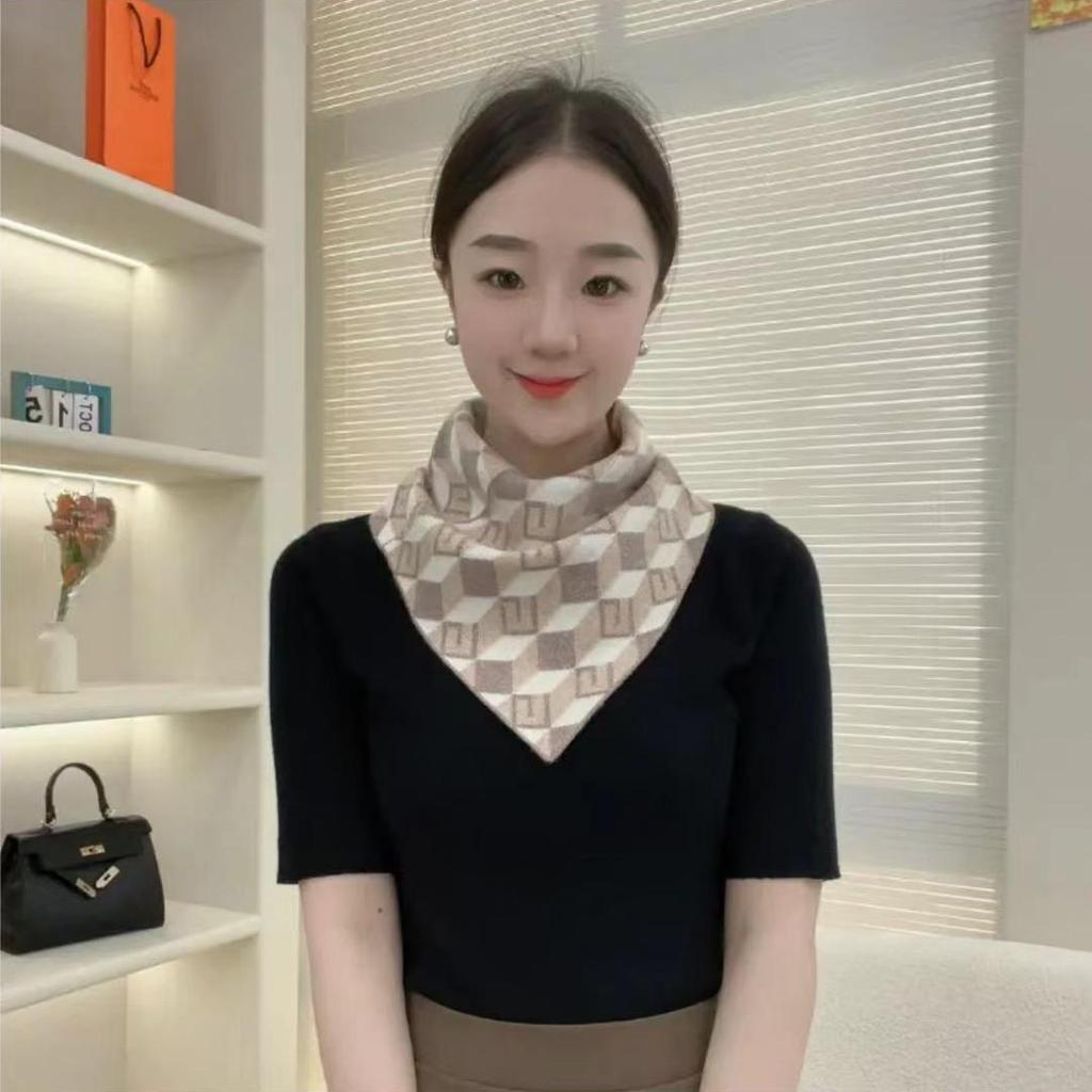 2025 Women's Versatile Silk Triangle Scarf: Warm Double-Sided Snood & Neck Warmer for Autumn/Winter