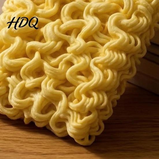 Забавные настольные украшения 3D-печатная фигурка лапши быстрого приготовления Реалистичный снек рамен Украшение для стола Персонализированные домашние настольные украшения Креативные