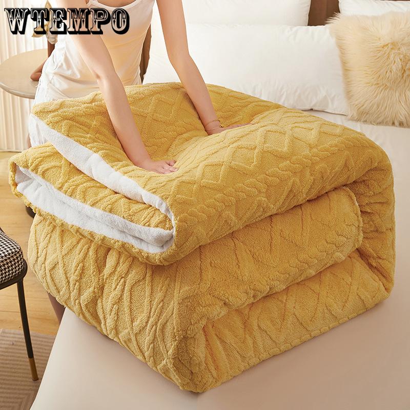 Luxurious Taffeta Comforter - Soft, Thick, and Warm for All Seasons - Machine Washable, Perfect for Bedroom, Guest Room, and Hotel Use