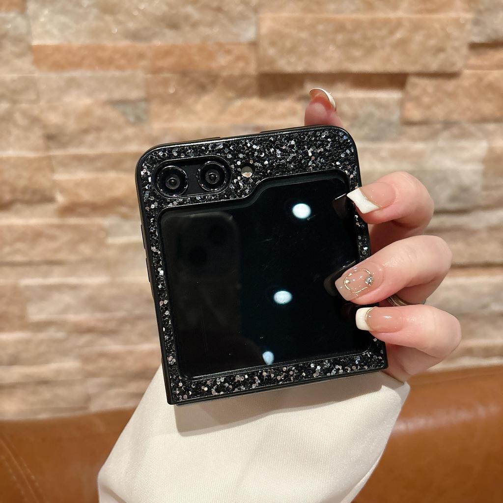 Черный матовый жесткий чехол с блестками «Звездное небо» для Samsung Z Flip7/Z Flip6