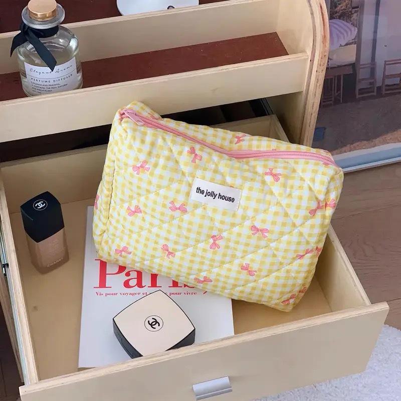 Plaid Quilted Large Capacity Makeup Bag - Soft, Portable Handbag for Students