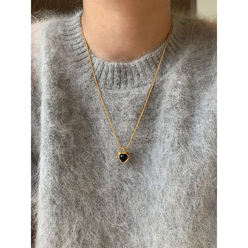 and American Style Black Agate Heart Pendant Long Necklace for Women, Sweater Chain, Double-Layered, 2026 New Model, Light Luxury Clavicle Chain