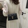 Pu Маленькая квадратная сумка Модная цепочка Сумка с текстурой Фурнитура Сумка через плечо Ниша Универсальная сумка-мессенджер