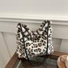 Autumn and Winter New Trend Plush Leopard Print Casual Women's Bag Personalized Versatile Shoulder Bag Lazy Wind Plush Tote Bag Women