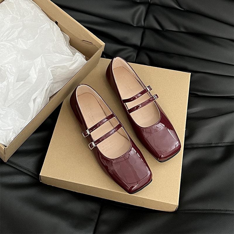 Square Head Versatile French Retro Popular Mary Jane Shoes Women's 2025 New Spring Xiaoxiang with Skirt Light Mouth Single Shoes