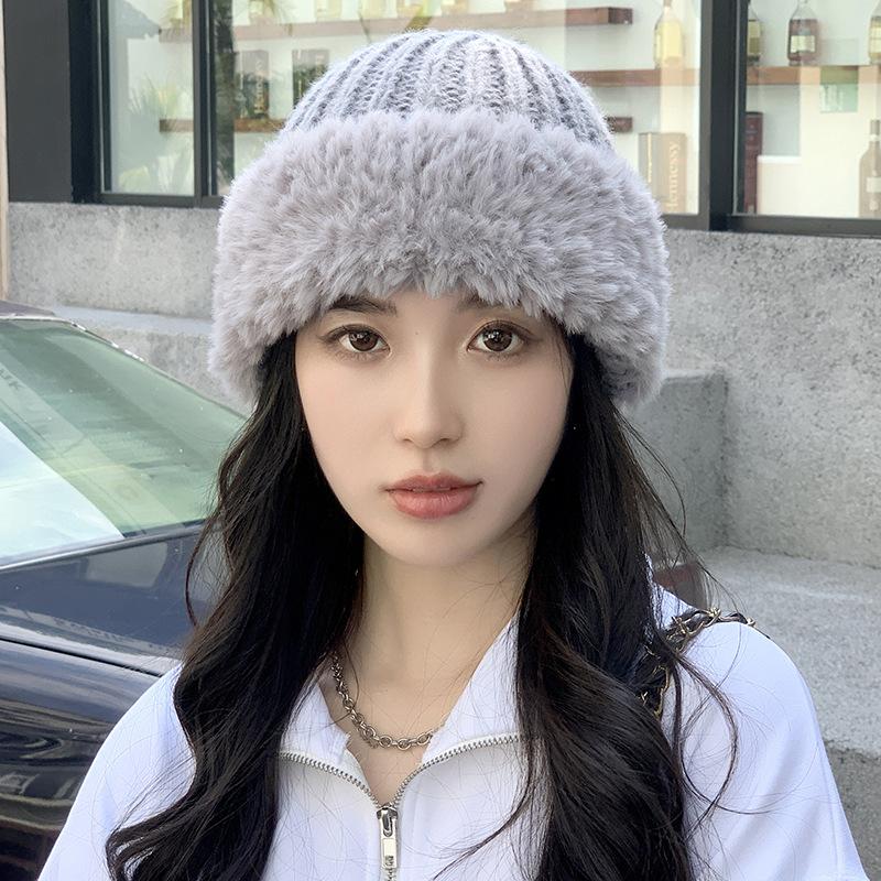 New Autumn Winter Fashionable Furry Knitted Hat for Outdoor Travel Stylish Warm Hat for Women Hat Trendy