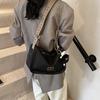 New Simple Commuter Cross-body Female Bag Large-capacity Casual Retro Underarm Shoulder Wide Strap All-match Tote