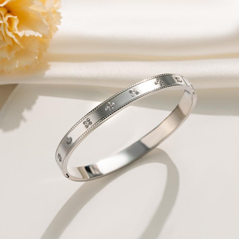 18k Rose Gold Diamond Buckle Bracelet - Korean Stylish Design, High-End Jewelry