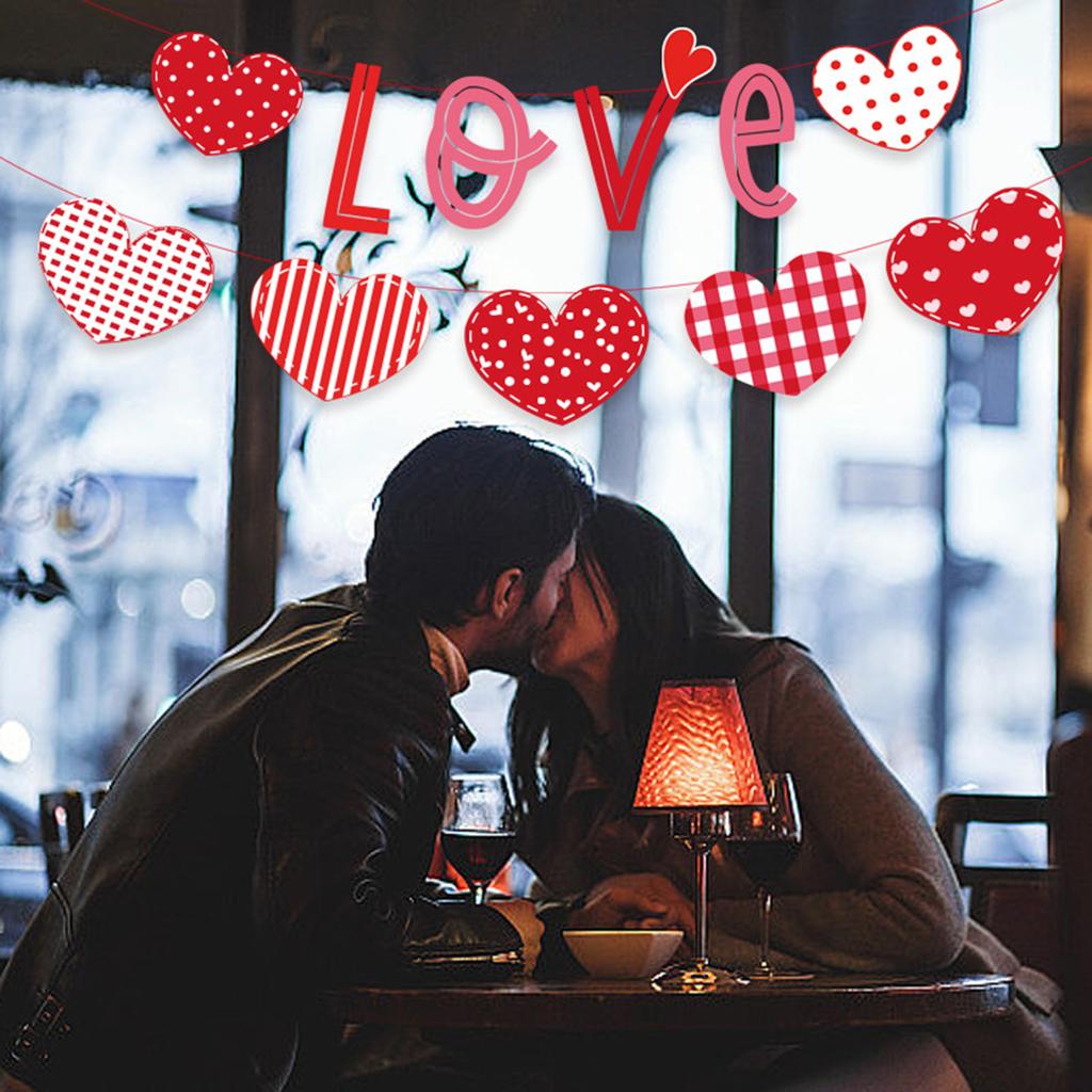 Heart Design Spiral Pull Flag Wedding Flag Hanger for Valentine Day Wedding Party Decorations