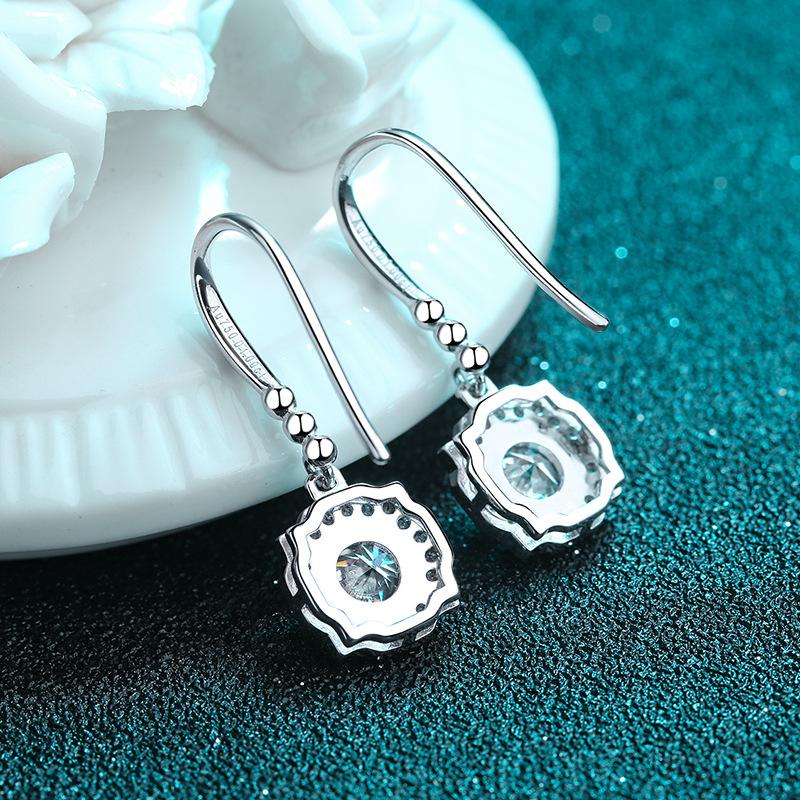 Серьги из серебра 925 пробы и корейская версия серег Pt950 с четырьмя размещенными крючками из камня моссана