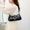 Темпераментная простая модная однотонная маленькая сумка женская 2025 весна и лето новая в иностранном стиле на плечо подмышку