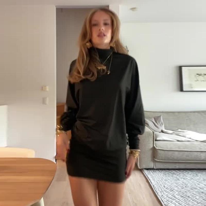 Европейский и американский женский однотонный топ с полувысоким воротом и открытой спиной и комплект короткой юбки - Коллекция Лето 2024