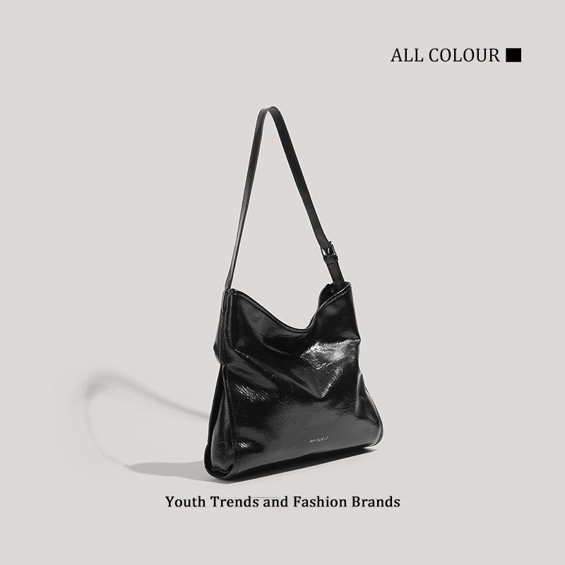 Premium Texture Bag Women's New Large-capacity Commuter Bag Niche Design Pleated Shoulder Messenger Bag