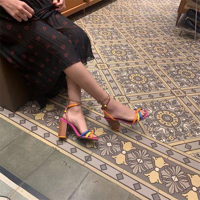Мода Бразилия Мода Роскошь Плетеные сандалии с перекрутом Блокировка цвета Дизайнерский бренд Женская обувь Толстые сандалии на высоком каблуке Женские повседневные