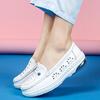 Модная женская обувь на толстой подошве 2024 Новая дышащая и удобная маленькая белая обувь Универсальные повседневные кроссовки на мягкой подошве