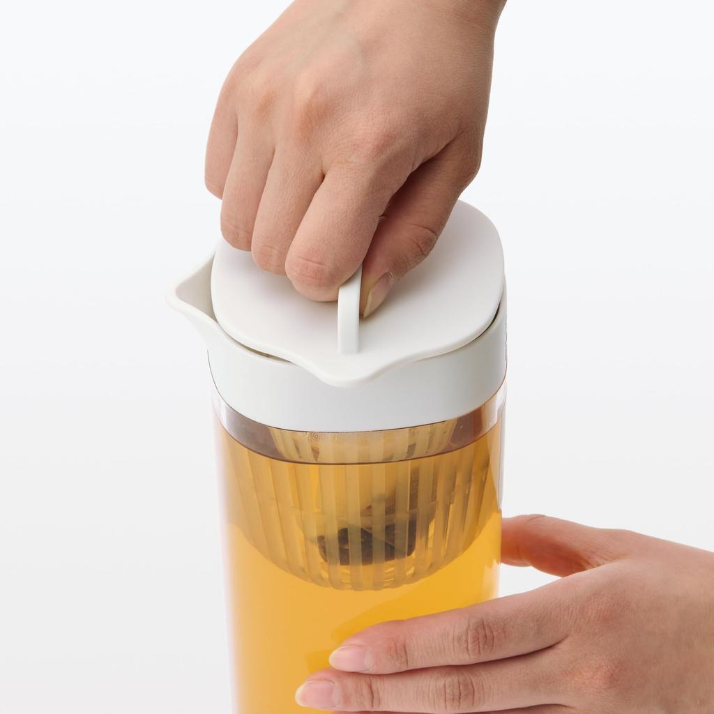 MUJI Water Bottle with MDC48A2A Horizontally-Standing Strainer, White, Approx. 1L,