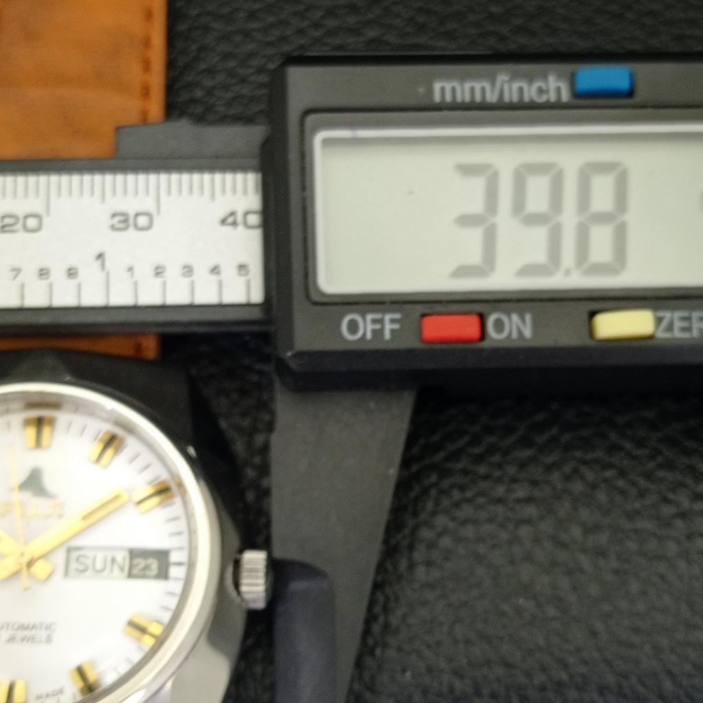 Б/У FUJI AUTOMATIC 2068 SWISS MENS DAY&DATE ЦИФЕРБЛАТ БЕЛОГО ЦВЕТА a432552-2 R112-a432552