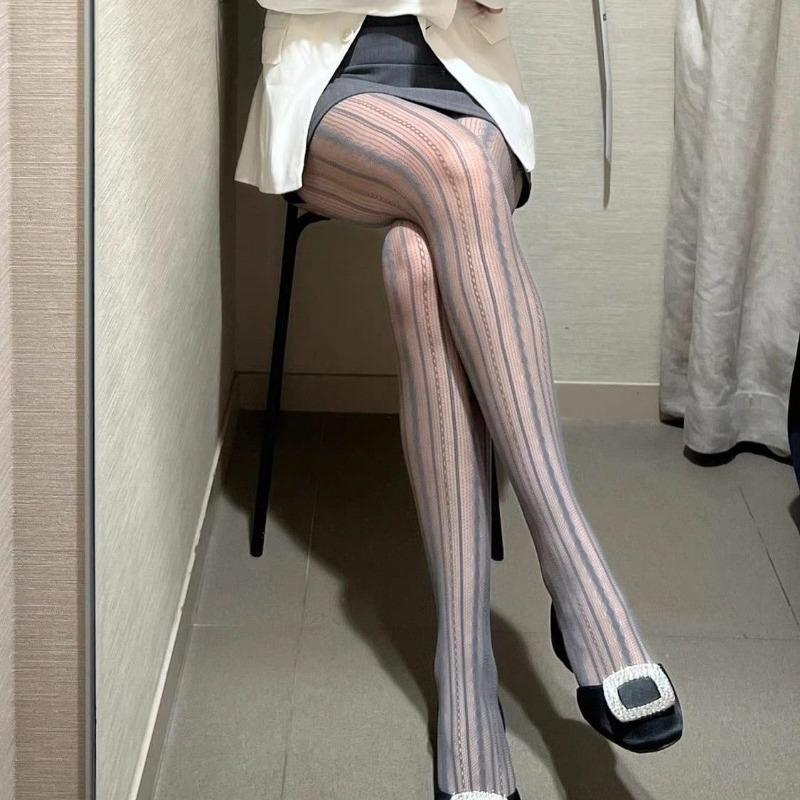 Весенние и летние тонкие полосатые колготки с вырезами, новые сексуальные чулки с вертикальной жаккардовой сеткой, тонкие кружевные чулки с вырезами