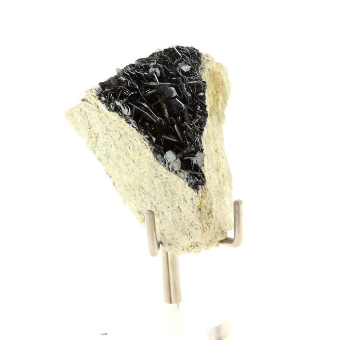 Pierres et Minéraux. Hematite. 103.0 ct. Massif des Grandes Rousses, Oisans, France.