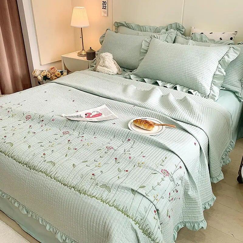 Korean Version Of The New Embroidered Summer Cool Quilt Ice Silk Lace Air Conditioning Thin Quilt Sheet Pillowcase