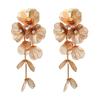 Весенние новые женские серьги из сплава с цветами и многослойным металлом, создающие ощущение преувеличенной роскоши