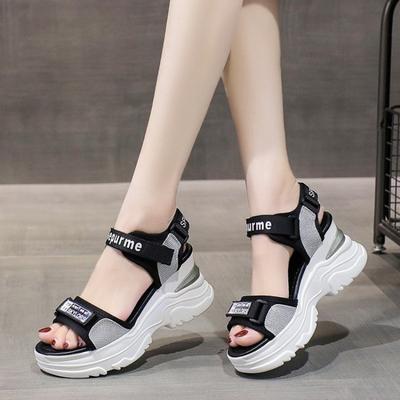 Новые летние женские босоножки на платформе с танкеткой, повседневные пляжные туфли с уклоном вверх, женские спортивные босоножки на высоком каблуке для девочек