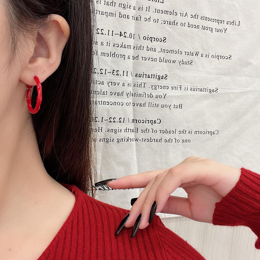 Анкала Красный Круг Ретро Серьги: Элегантные, высококлассные универсальные аксессуары для ушей в гонконгском стиле