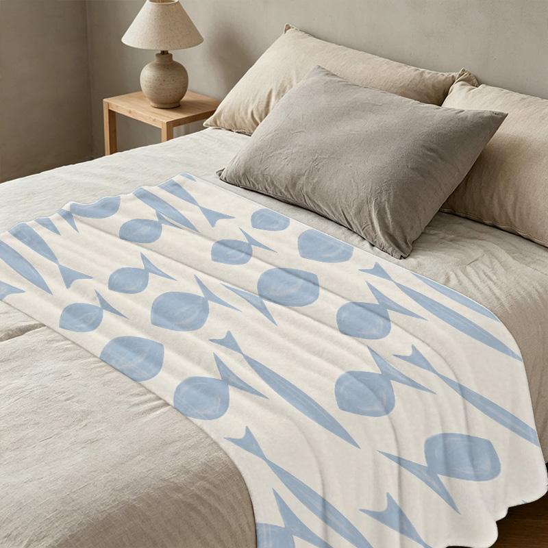 Plush Flannel Throw Blanket with Blue Fish Design – Soft Warm Fleece, Machine Washable, Ideal for Home, Office Naps, Christmas & Halloween Gifts