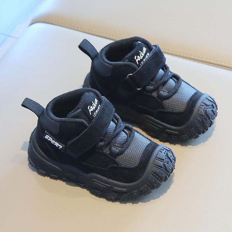 Детская спортивная обувь 2025 весна и осень новая обувь для пап для мальчиков беговые кроссовки для девочек обувь для альпинизма мягкая подошва детская повседневная обувь