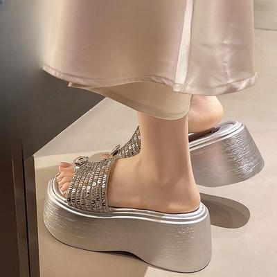 Обувь, увеличивающая рост, Шлепанцы и вьетнамки на толстой подошве