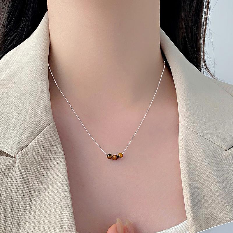 Персонализированное ожерелье из трех камней с тигровыми глазами для женщин из числа меньшинств INS. Ошейник-цепочка от холодного ветра